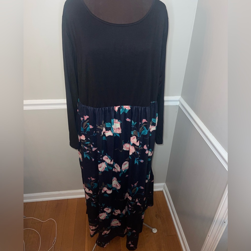 NWT Nemidor Womens Plus Size Black Floral Maxi Dress Sz 24